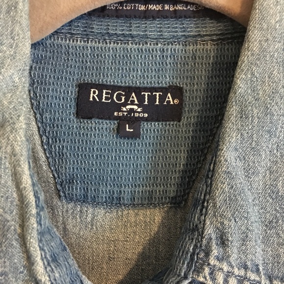 Sleeveless denim top. Soft and lightweight. - Picture 2 of 8